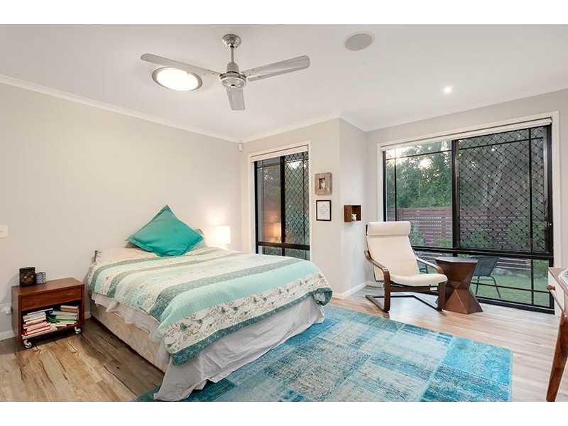 42 Lachlan Drive, Wakerley QLD 4154