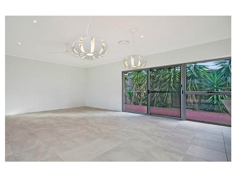 11 Franklin Street, Wakerley QLD 4154