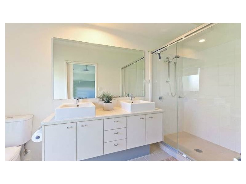 11 Franklin Street, Wakerley QLD 4154