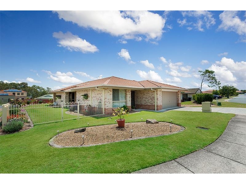 2 Isaacs Way, Wakerley QLD 4154