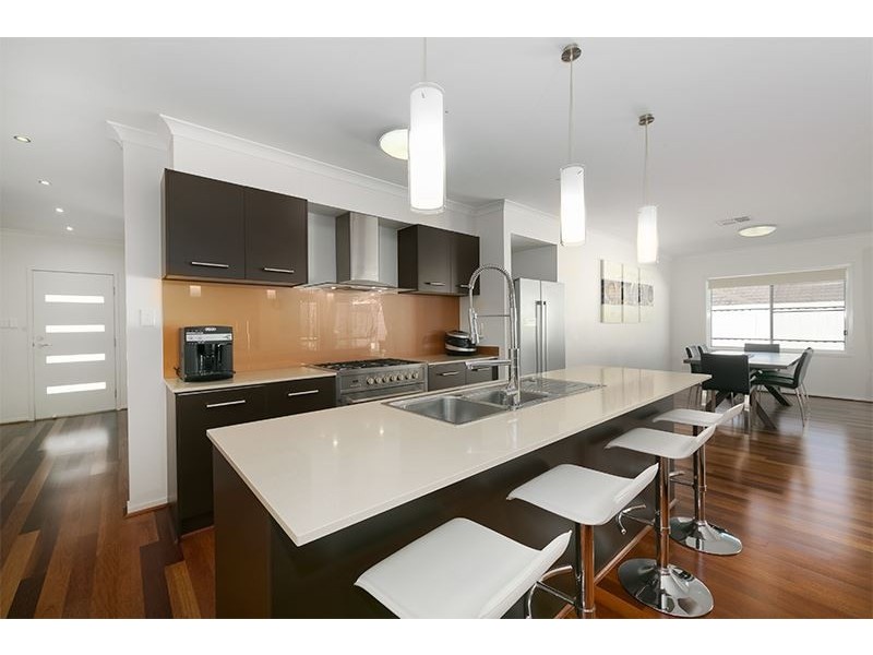 11 McMullan Close, Gumdale QLD 4154