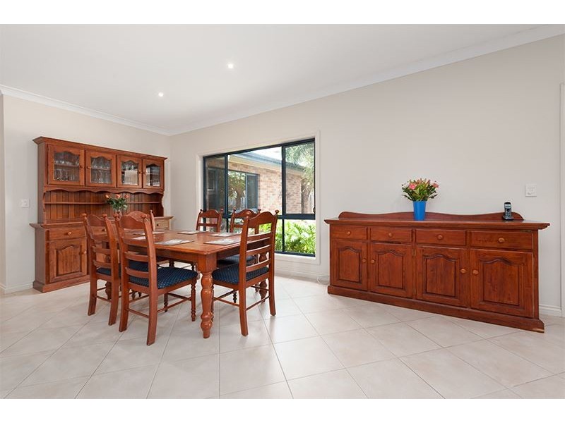 7 Fennessy Close, Wakerley QLD 4154