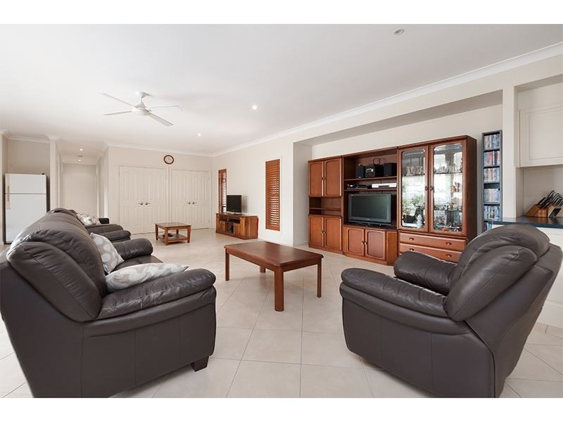 7 Fennessy Close, Wakerley QLD 4154