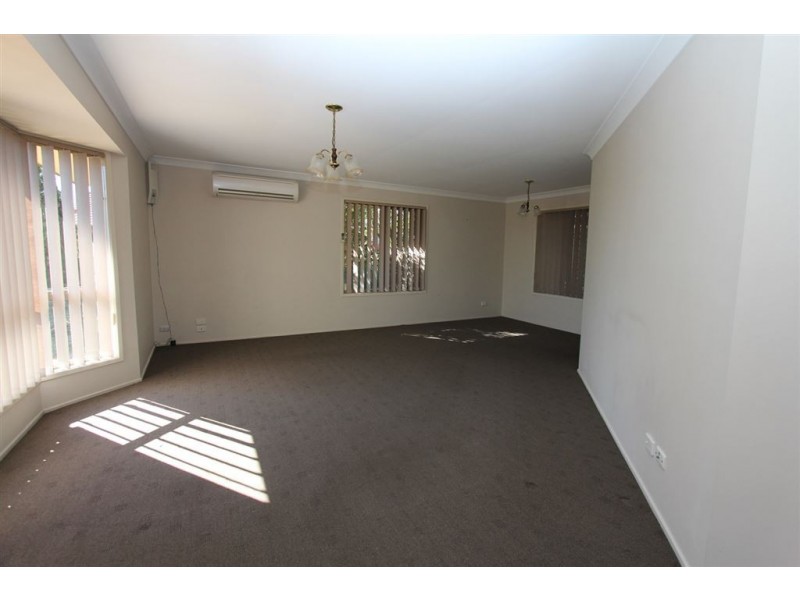 32 Plaza Street, Wynnum West QLD 4178