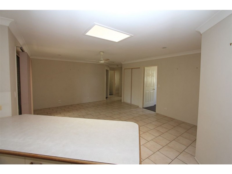 32 Plaza Street, Wynnum West QLD 4178