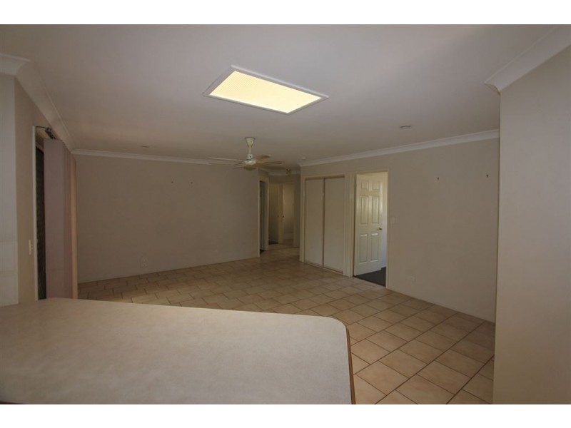 32 Plaza Street, Wynnum West QLD 4178