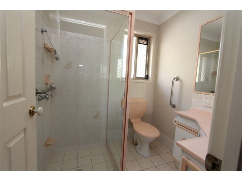 32 Plaza Street, Wynnum West QLD 4178