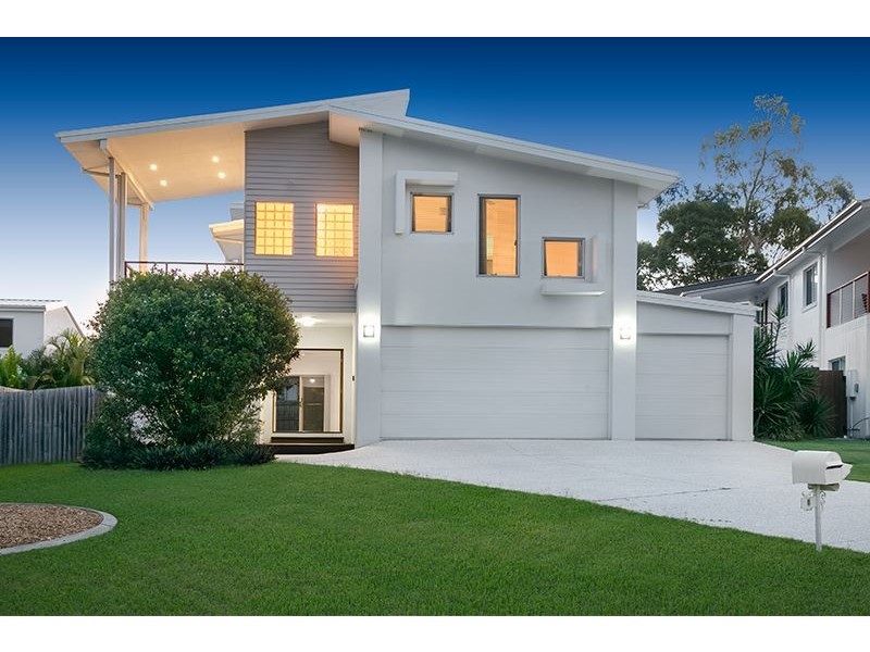 8 Glider Close, Wakerley QLD 4154