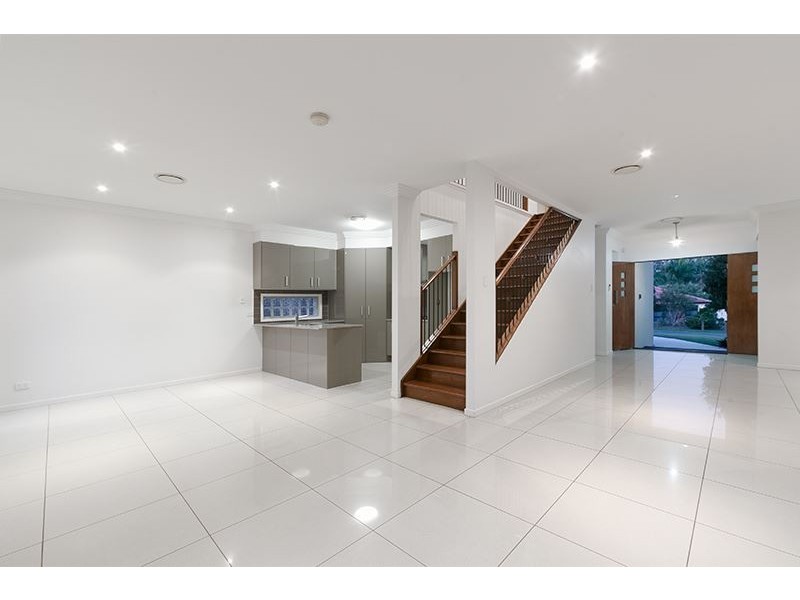8 Glider Close, Wakerley QLD 4154