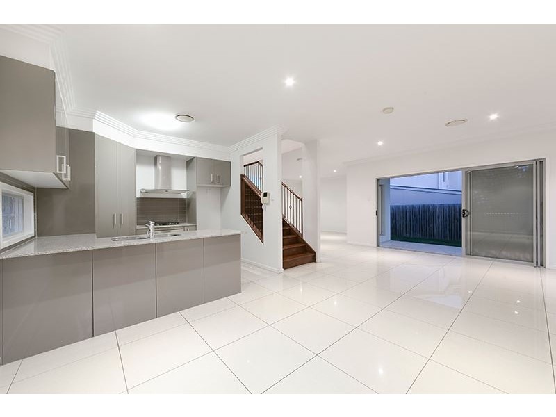 8 Glider Close, Wakerley QLD 4154