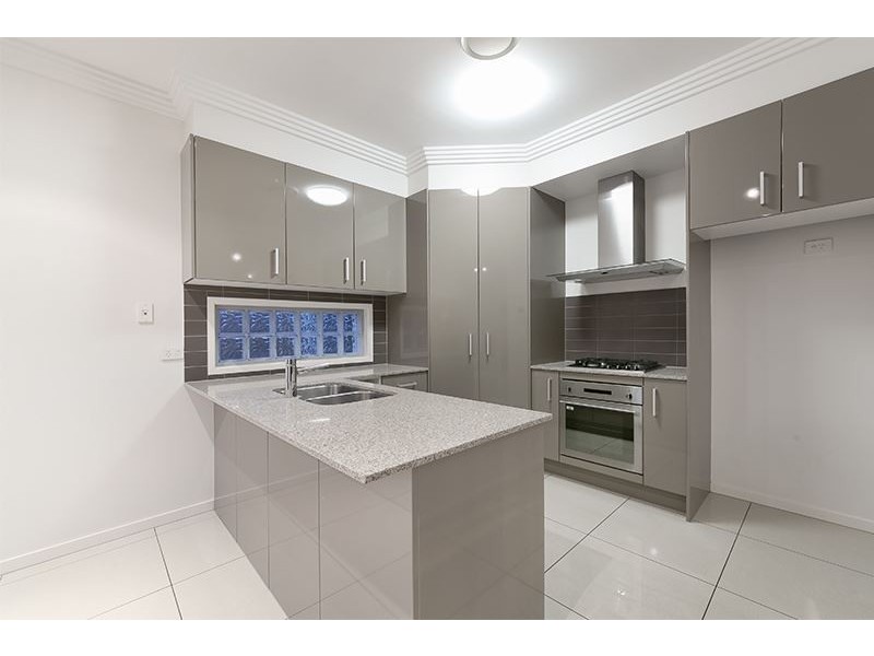 8 Glider Close, Wakerley QLD 4154