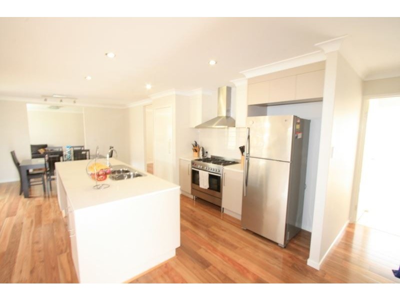 29 Foxwood Cct, Wakerley QLD 4154