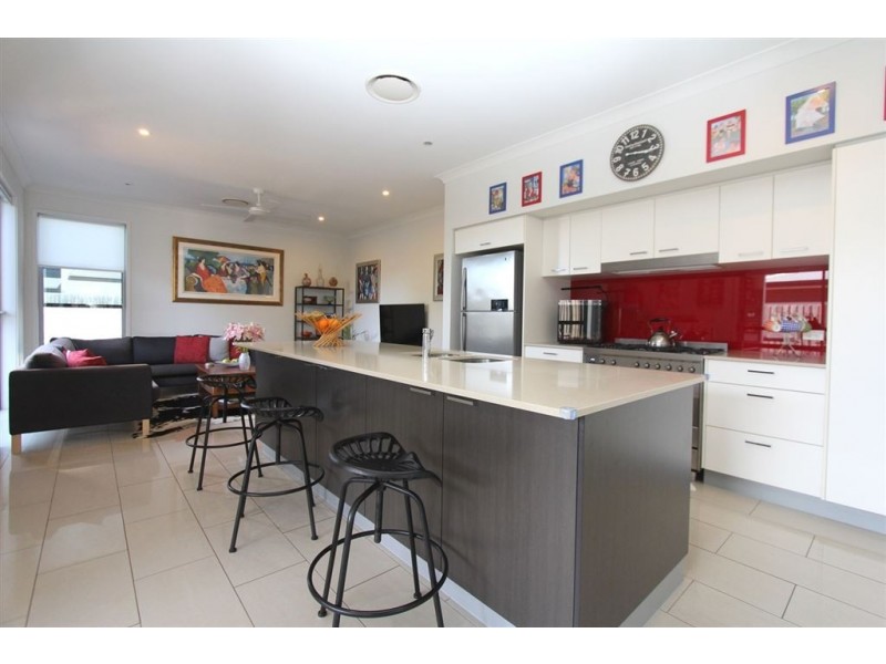 37 Brook Street, Wakerley QLD 4154