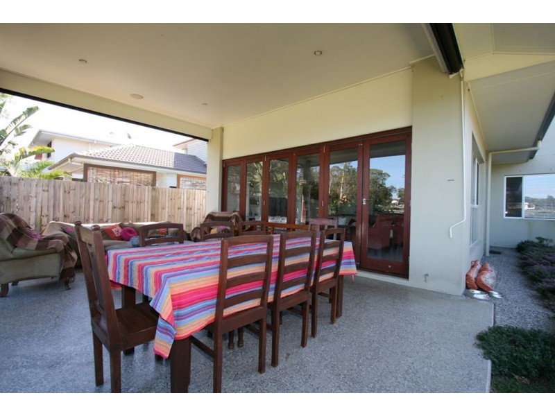 15 Tall Trees Cct, Wakerley QLD 4154