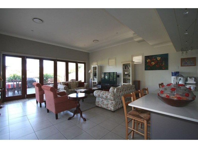 15 Tall Trees Cct, Wakerley QLD 4154