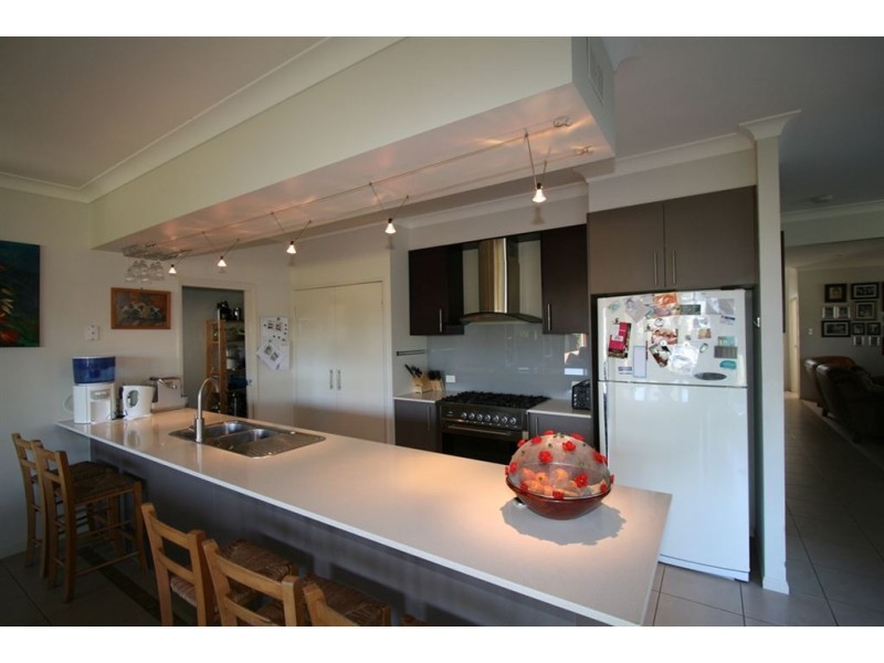 15 Tall Trees Cct, Wakerley QLD 4154