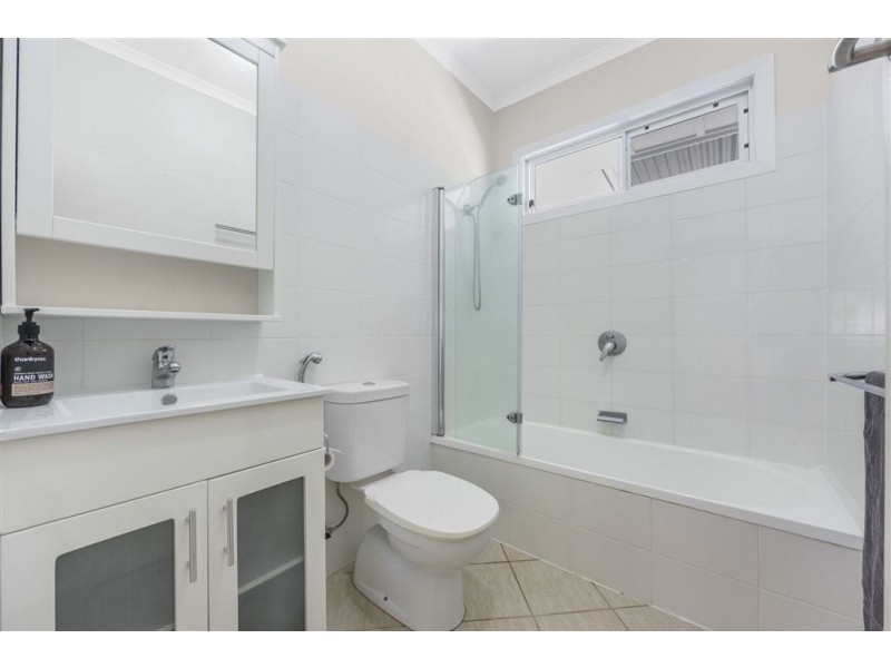 180 Whites Road, Lota QLD 4179