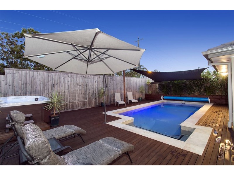 18 Saltburn Place, Wakerley QLD 4154