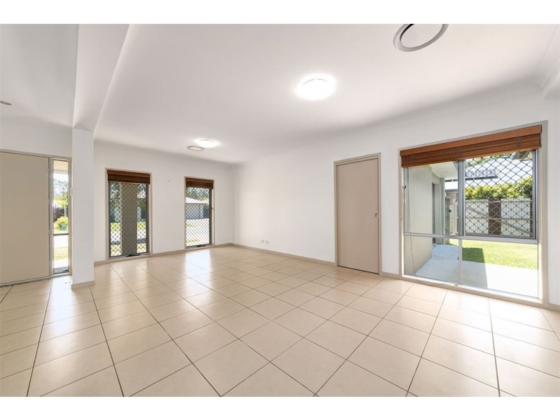 4 Paperbark Close, Wakerley QLD 4154
