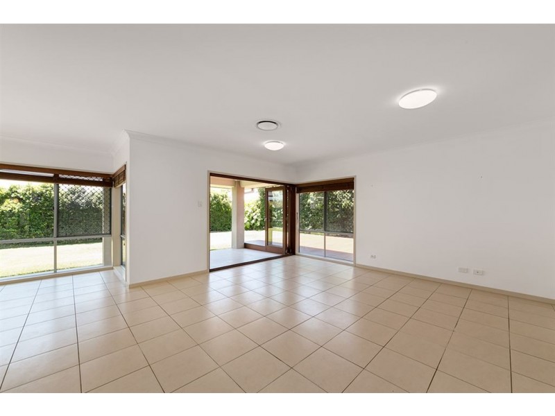 4 Paperbark Close, Wakerley QLD 4154