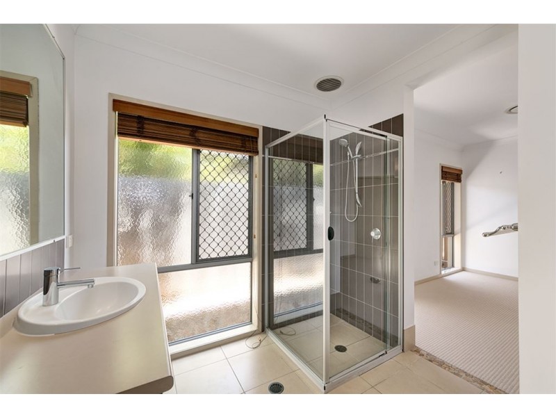 4 Paperbark Close, Wakerley QLD 4154