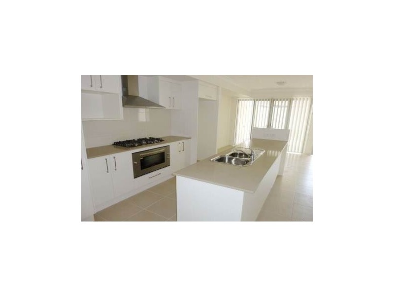 27 Bailey Street, Wakerley QLD 4154