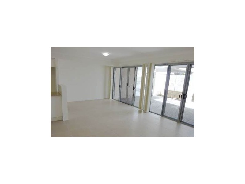 27 Bailey Street, Wakerley QLD 4154