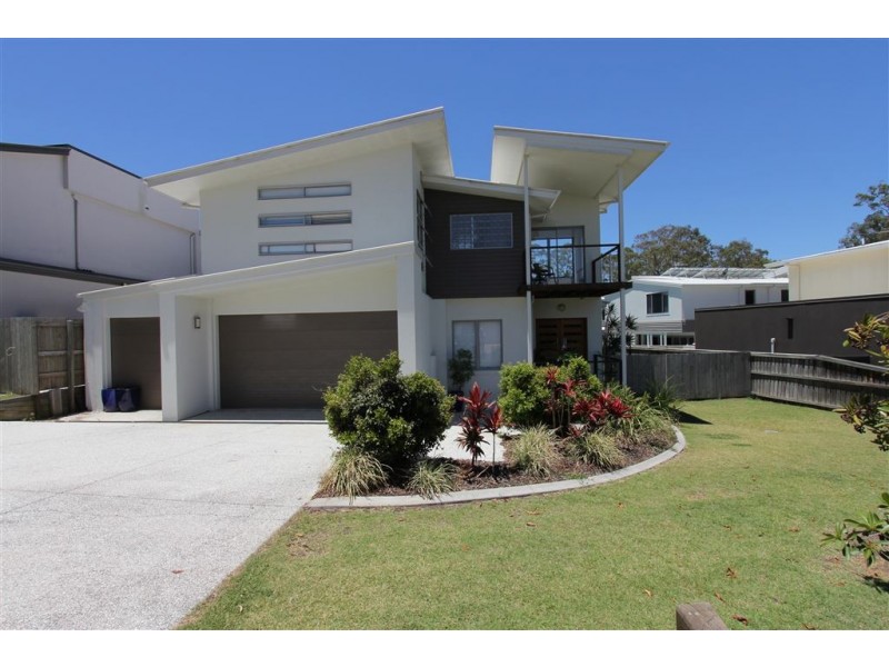 33 Tall Trees Cct, Wakerley QLD 4154