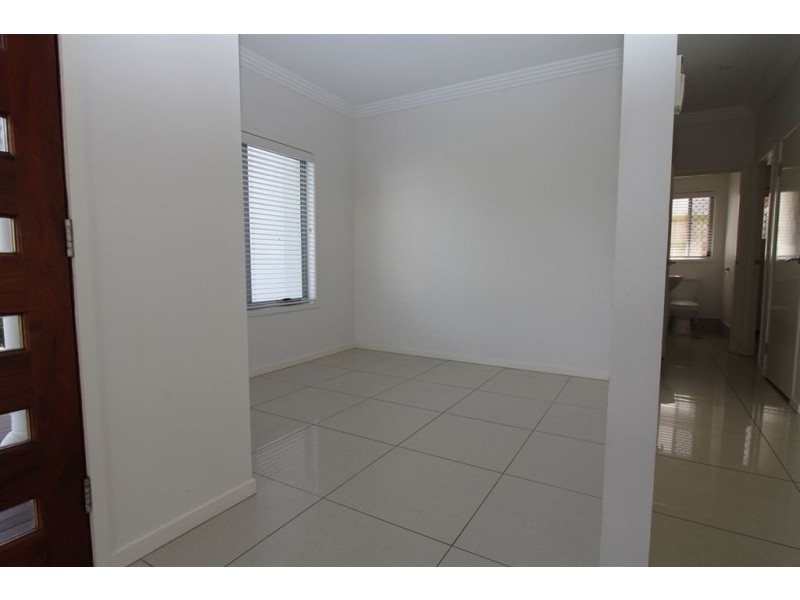 33 Tall Trees Cct, Wakerley QLD 4154