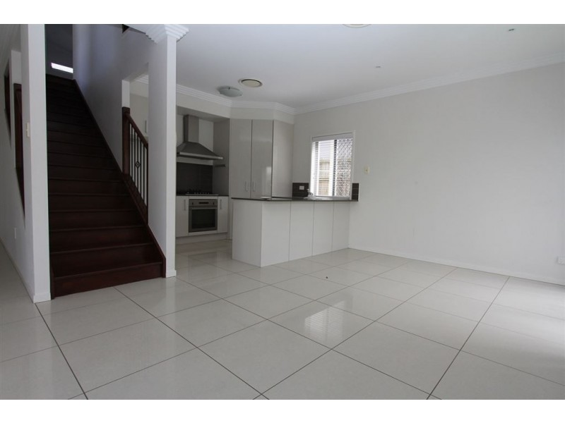33 Tall Trees Cct, Wakerley QLD 4154