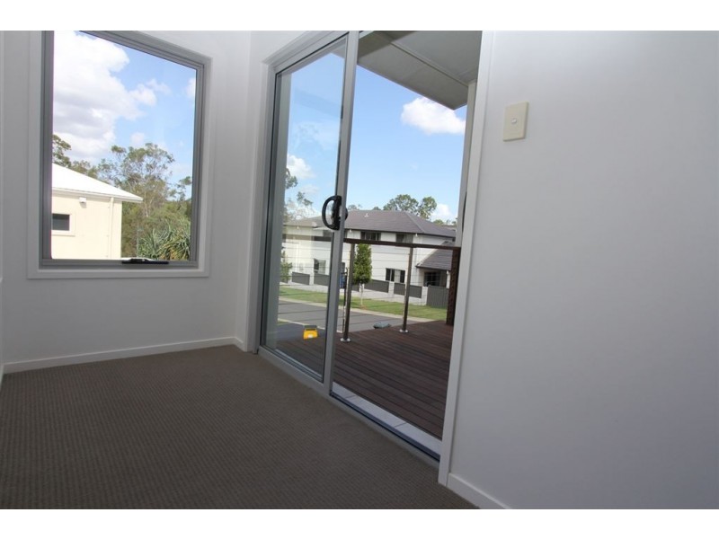 33 Tall Trees Cct, Wakerley QLD 4154
