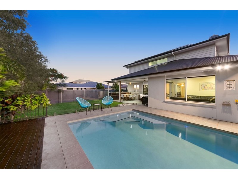 77 Foxwood Circuit, Wakerley QLD 4154