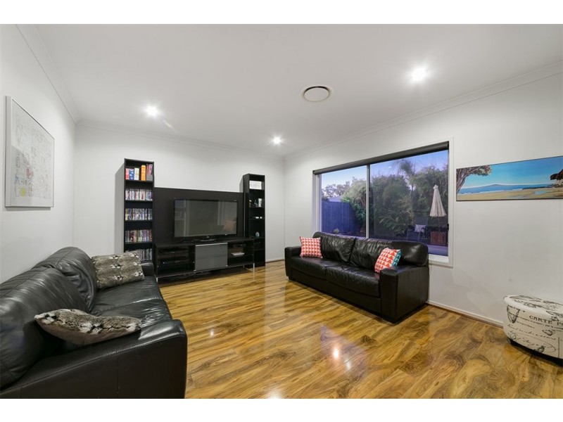 77 Foxwood Circuit, Wakerley QLD 4154