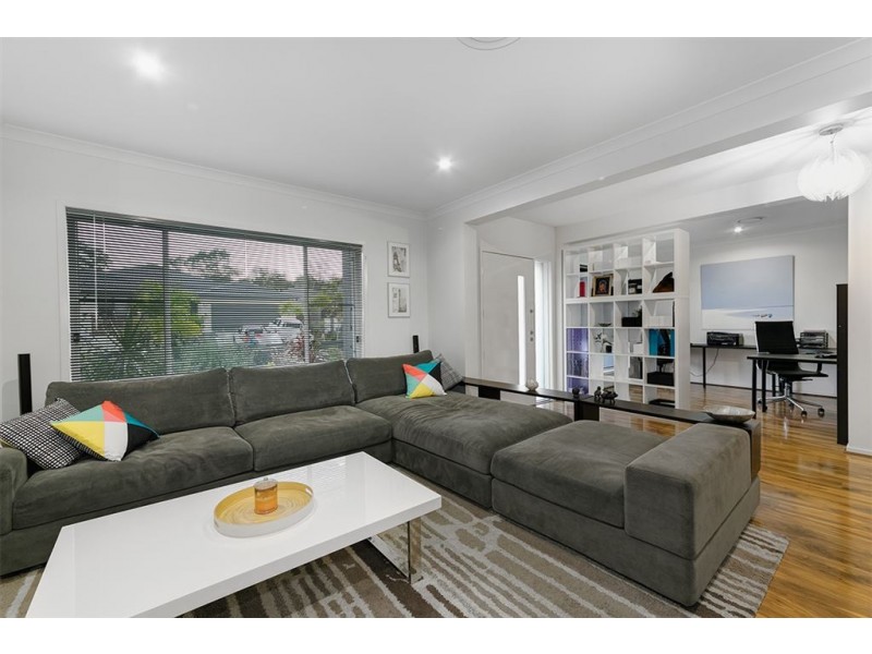 77 Foxwood Circuit, Wakerley QLD 4154