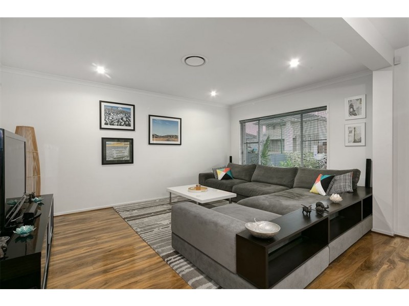 77 Foxwood Circuit, Wakerley QLD 4154