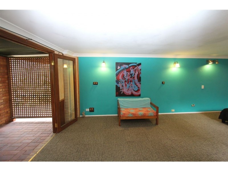 1654 Creek Road, Carina QLD 4152