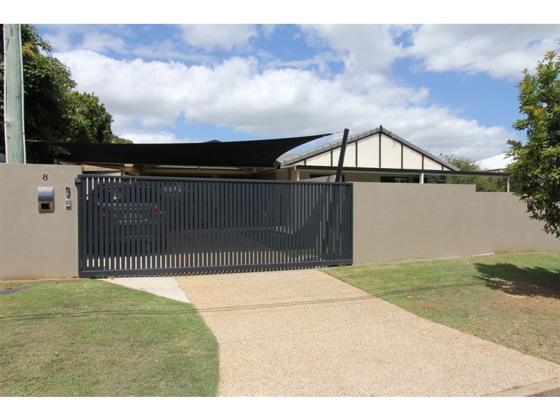 8 Parkview Avenue, Manly QLD 4179