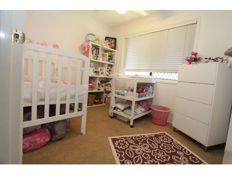 8 Parkview Avenue, Manly QLD 4179