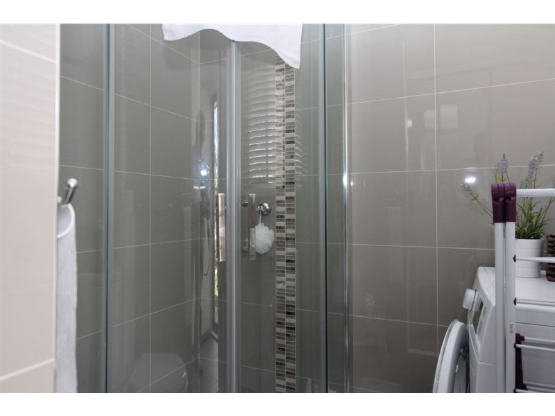 8 Parkview Avenue, Manly QLD 4179