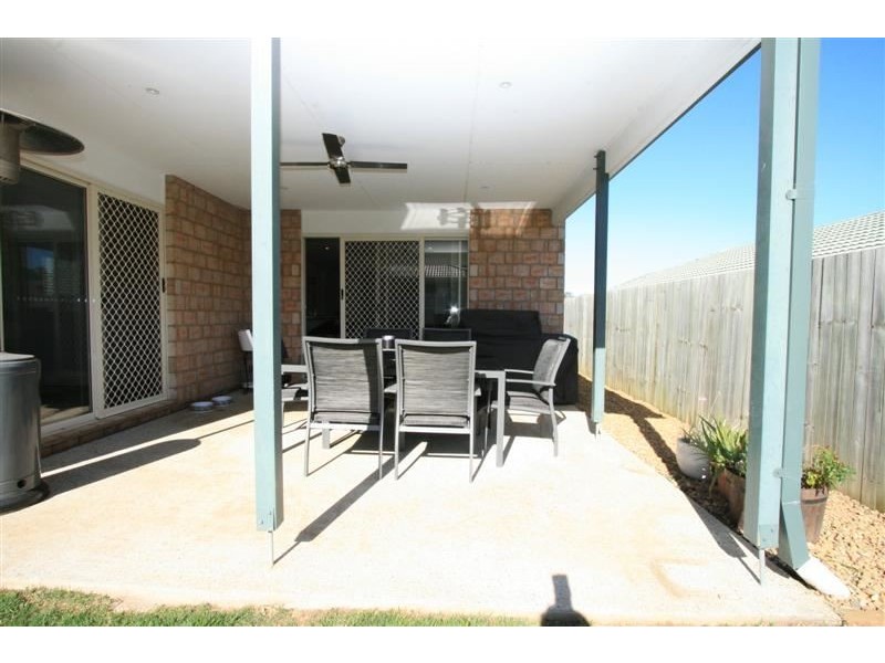 17 Jasmine Street, Wakerley QLD 4154