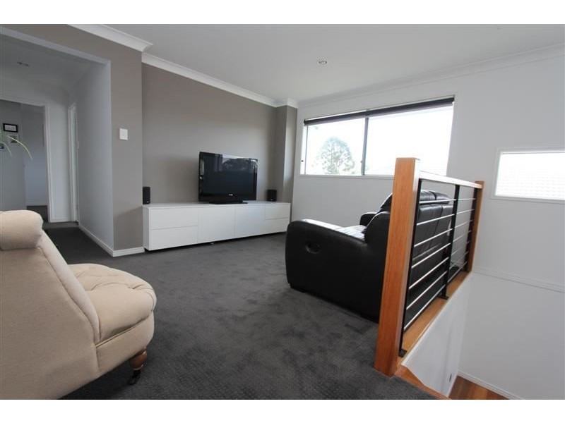 11 Sylvateere Crescent, Wakerley QLD 4154