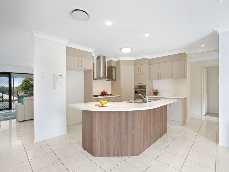12 Hayes Street, Wakerley QLD 4154