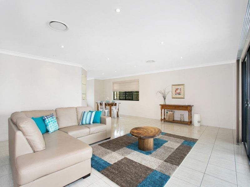 12 Hayes Street, Wakerley QLD 4154