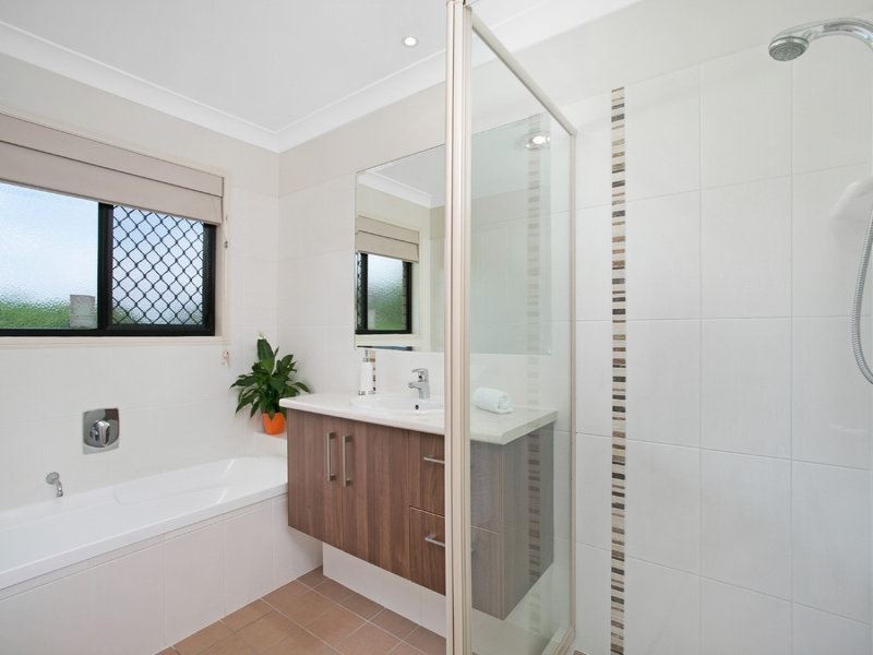 12 Hayes Street, Wakerley QLD 4154