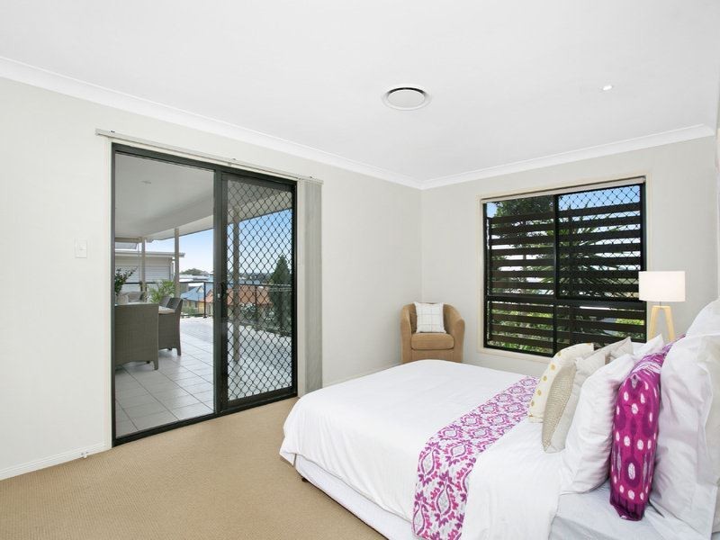 12 Hayes Street, Wakerley QLD 4154