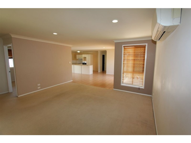 33 Campbell Street, Wakerley QLD 4154