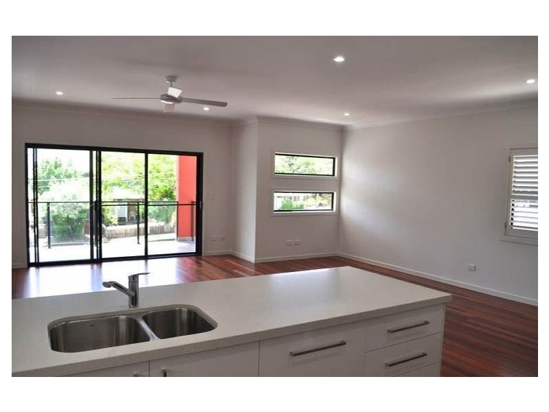 207 Carlton Terrace, Manly QLD 4179