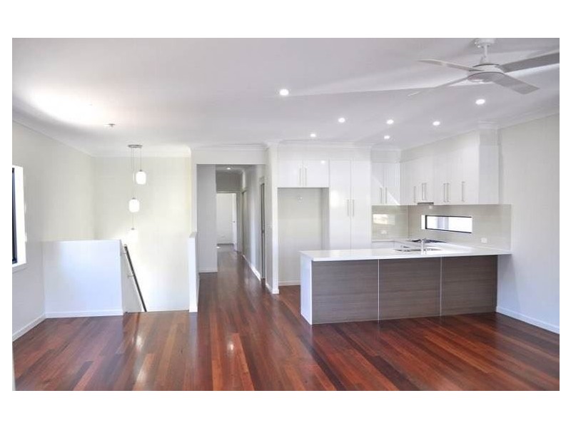 207 Carlton Terrace, Manly QLD 4179