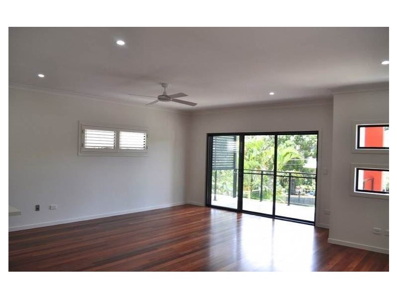 207 Carlton Terrace, Manly QLD 4179