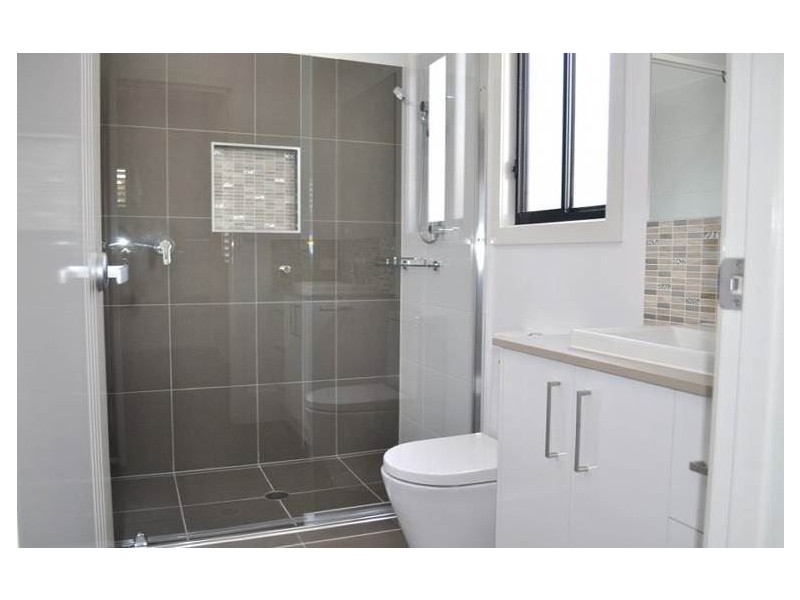 207 Carlton Terrace, Manly QLD 4179